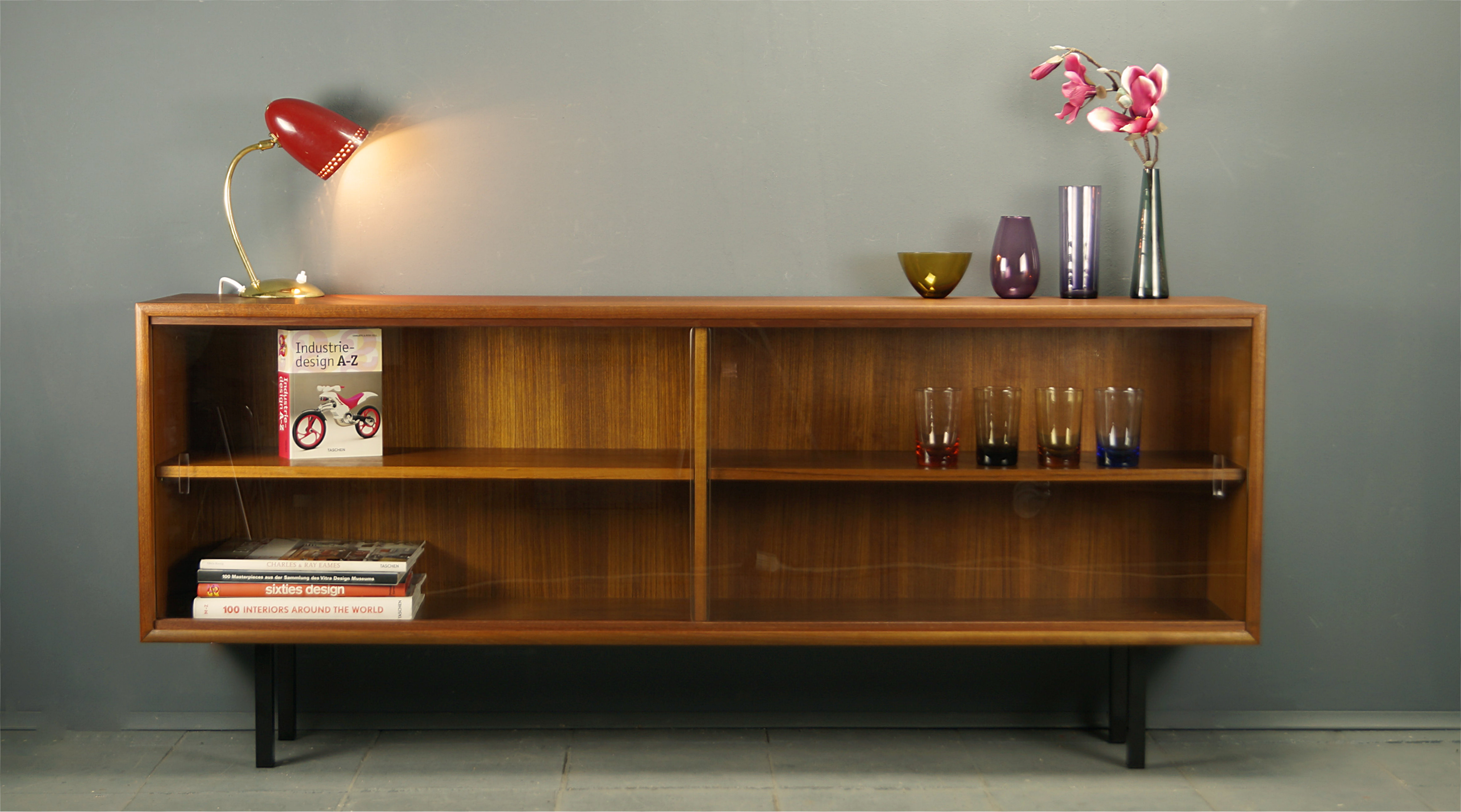 flex! mid century vintage design nürnberg » 60s glasvitrine / sideboard