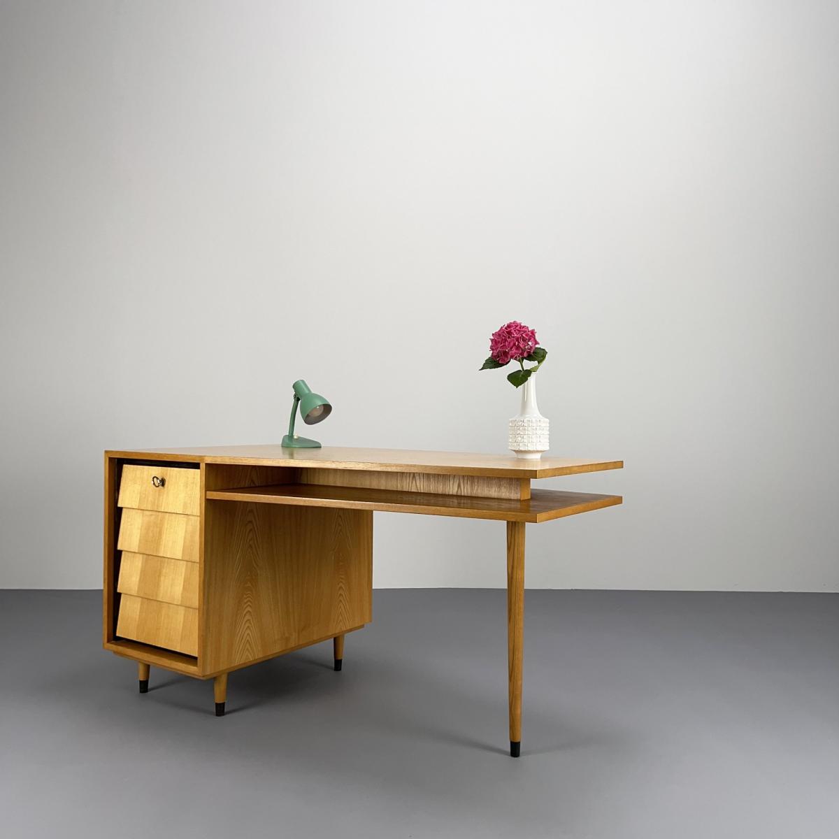 Schreibtisch, Design: Erich Stratmann für Idee Möbel