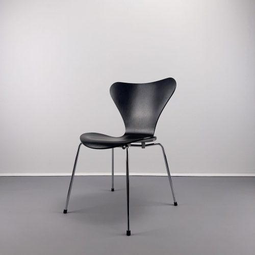 1_jacobsen_07er_schwarz_fritz_hansen_1