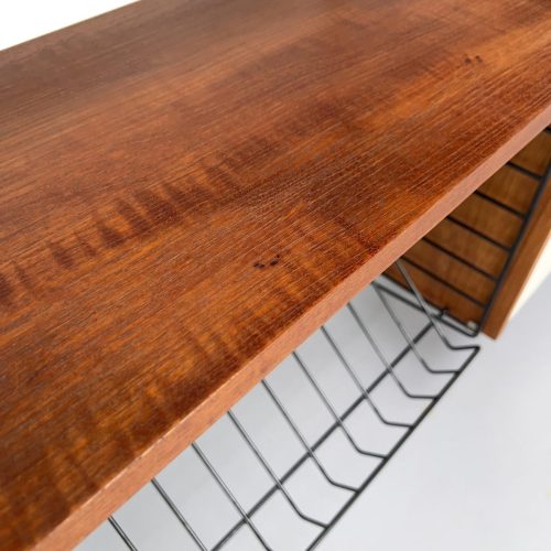 2_reihiges_nisse_string_regal_weißer_kasten_teak_6