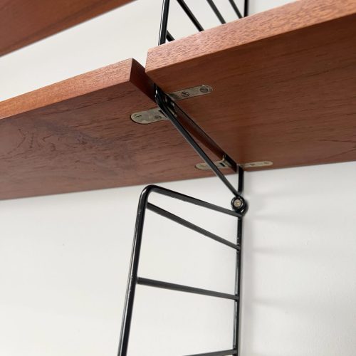 2_reihiges_nisse_string_regal_weißer_kasten_teak_9