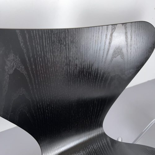 3_schwarze_3107_7er_arne_jacobsen_fritz_hansen_stühle_s_3
