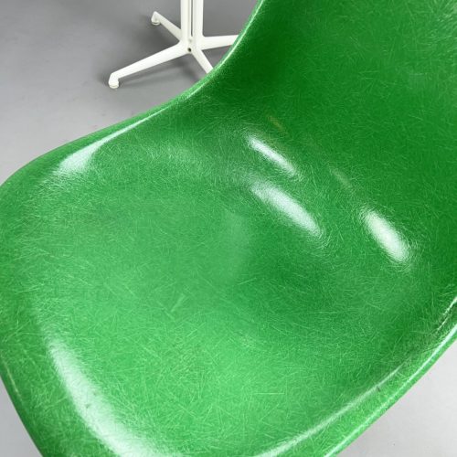 4er_set_eames_sidechairs_fiberglas_kelly_cadmium_green_la_fonda_11