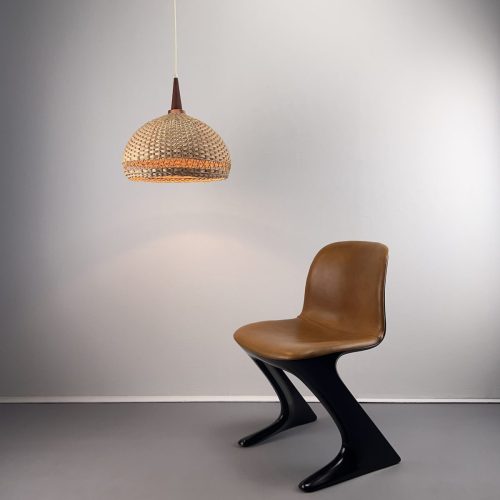 60s_rattan_pendelleuchte_mit_glasschirm_1