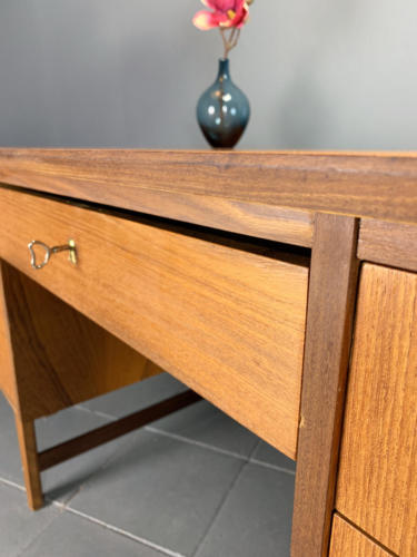 Teak-Schreibtisch