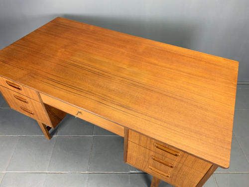 Teak-Schreibtisch