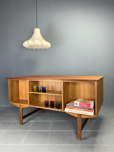 Teak-Schreibtisch