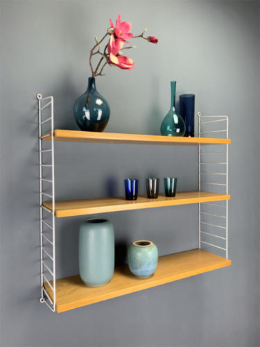 String-Regal grau