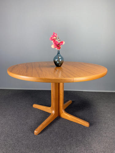 Runder Teak-Esstisch