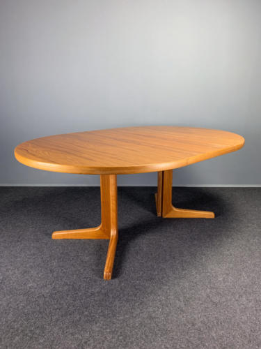 Runder Teak-Esstisch