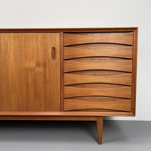 arne_vodder_os29_triennale_sibast_sideboard_teak_13