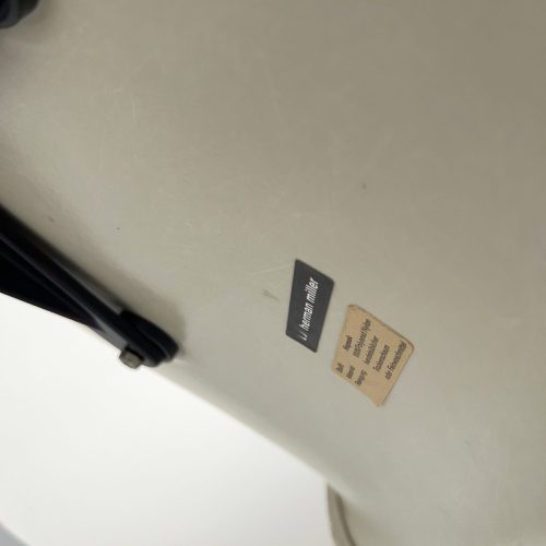 blauer_eames_armchair_pac_contract_base_fiberglas_5
