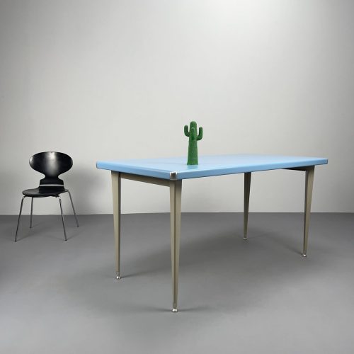 blauer_metalltisch_schreibtisch_50s_1