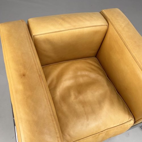 casina_lc2_sessel_le_corbusier_cognacfarben_15