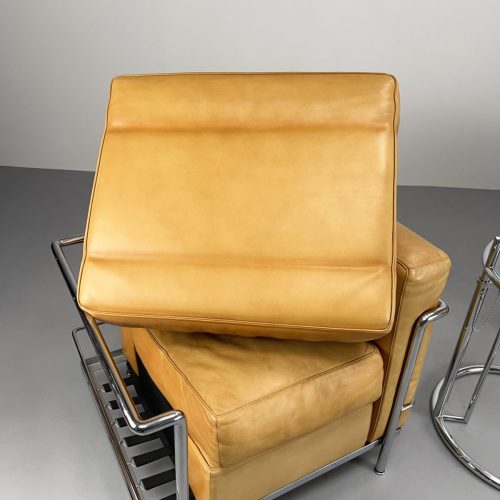 casina_lc2_sessel_le_corbusier_cognacfarben_17