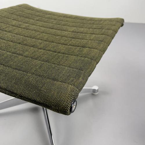 eames_alu_lounge_chair_ea124_grün_frühe_version_hocker_13