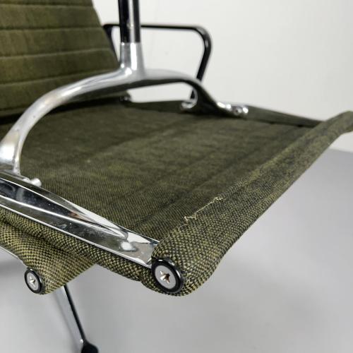 eames_alu_lounge_chair_ea124_grün_frühe_version_hocker_16