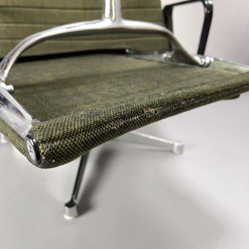 eames_alu_lounge_chair_ea124_grün_frühe_version_hocker_17
