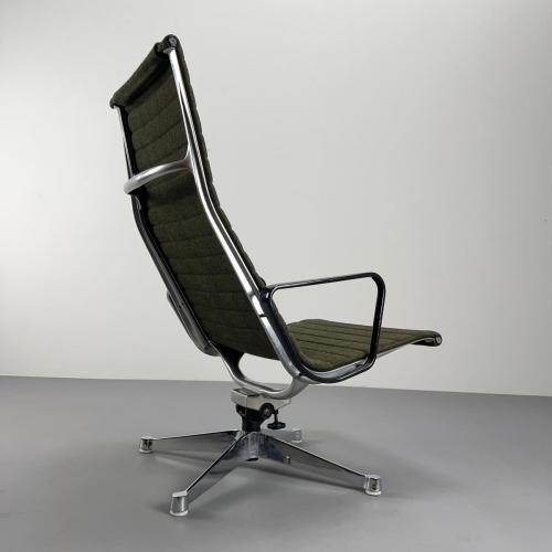 eames_alu_lounge_chair_ea124_grün_frühe_version_hocker_8