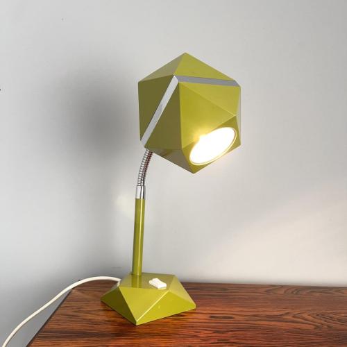 grüne_geometrische_diamant_tischleuchte_3