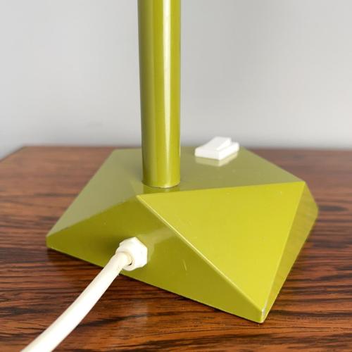 grüne_geometrische_diamant_tischleuchte_8