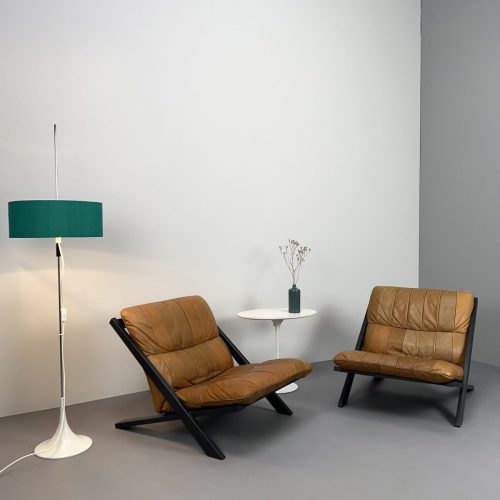 grüne_stehleuchte_tulpenfuß_ruser_kuntner_hans_jörg_walter_1