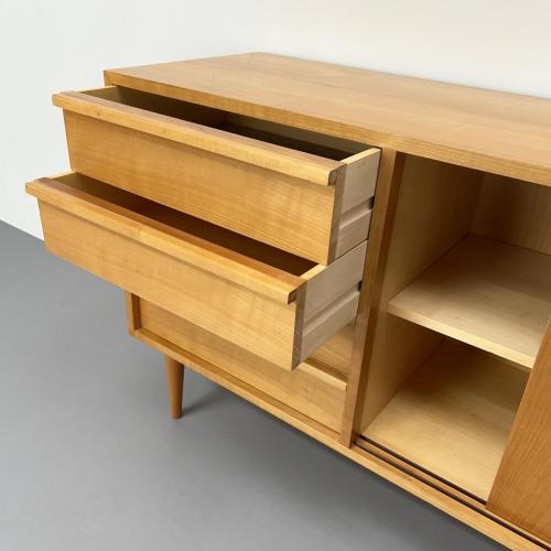 helles_60s_sideboard_7