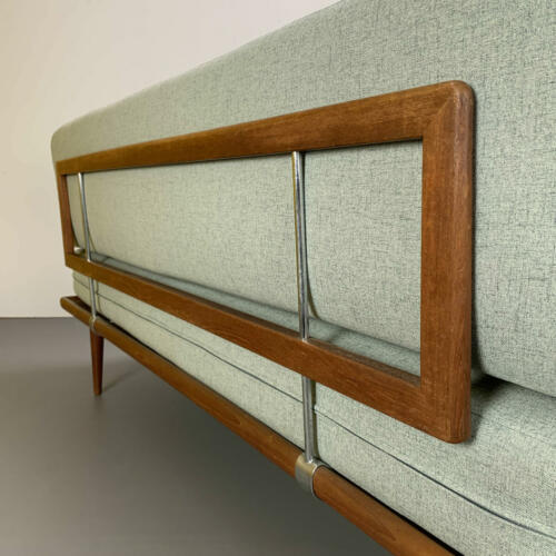 hvidt_daybed_lindgrün_2