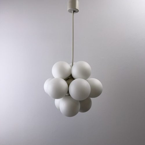 kaiser_sputnik_deckenleuchte_weiß_opalglas_1