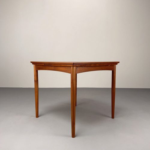 kleiner_60s_teak_esstisch_quadratisch_ausziehbar_1
