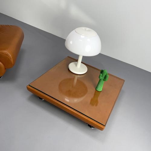 kleiner_couchtisch_leder_cognac_1