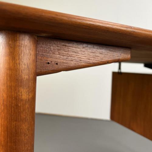 kleiner_dänischer_teak_schreibtisch_9