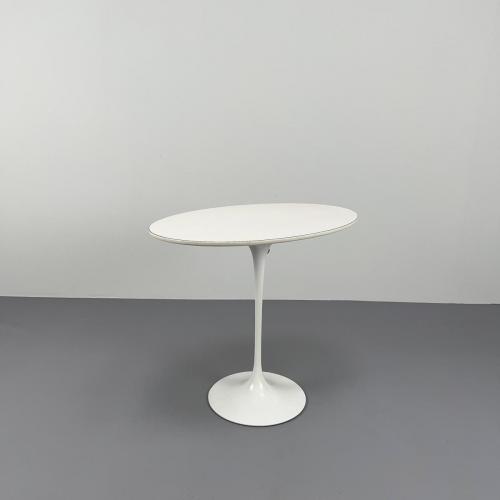 knoll_international_saarinen_beistelltisch_oval_2