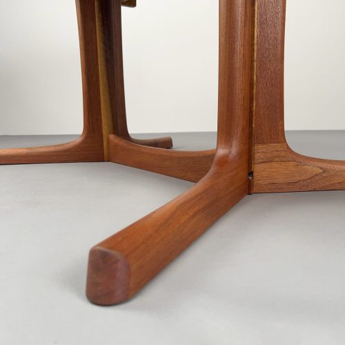 ovaler_70s_esstisch_dyrlund_teak_13