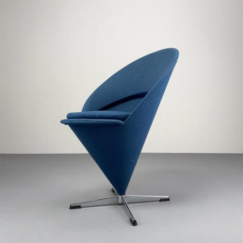 verner_panton_cone_chair_gebrüder_nehl_blau_1