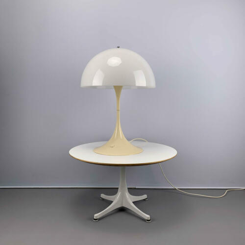 verner_panton_panthella_tischleuchte_1
