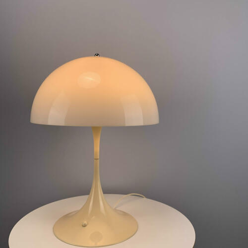 verner_panton_panthella_tischleuchte_3
