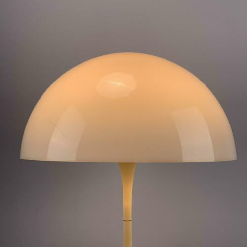 verner_panton_panthella_tischleuchte_4