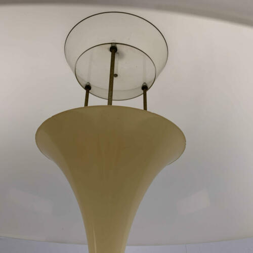 verner_panton_panthella_tischleuchte_7